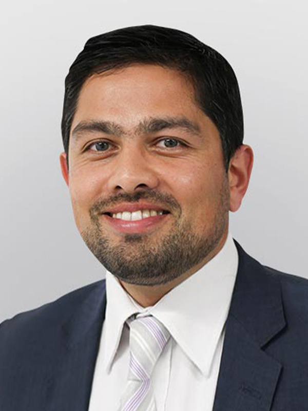 Expert-Fayyaz-Musa-Yorkshire-Eye-Doctor-Elland