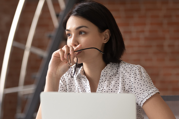 Who-it’s-For-Y-Dependence-on-glasses-and-contacts-2-Fayyaz-Musa-Yorkshire-Eye-Doctor-Elland-Yorkshire