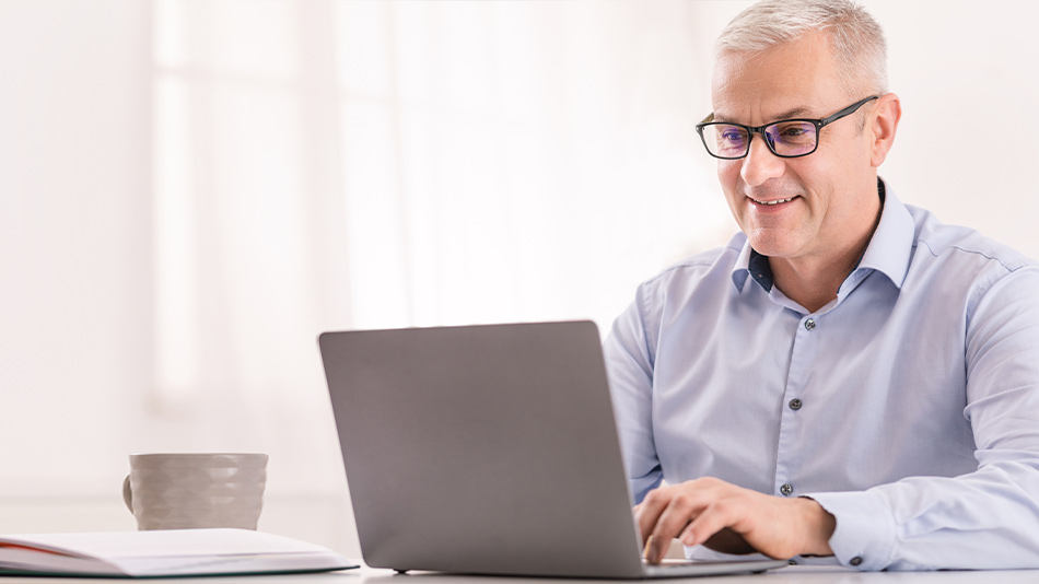 Trifocal-Lenses-For-A-Fuller-Range-Of-Vision-Fayyaz-Musa-Yorkshire-Eye-Doctor-Elland-Yorkshire